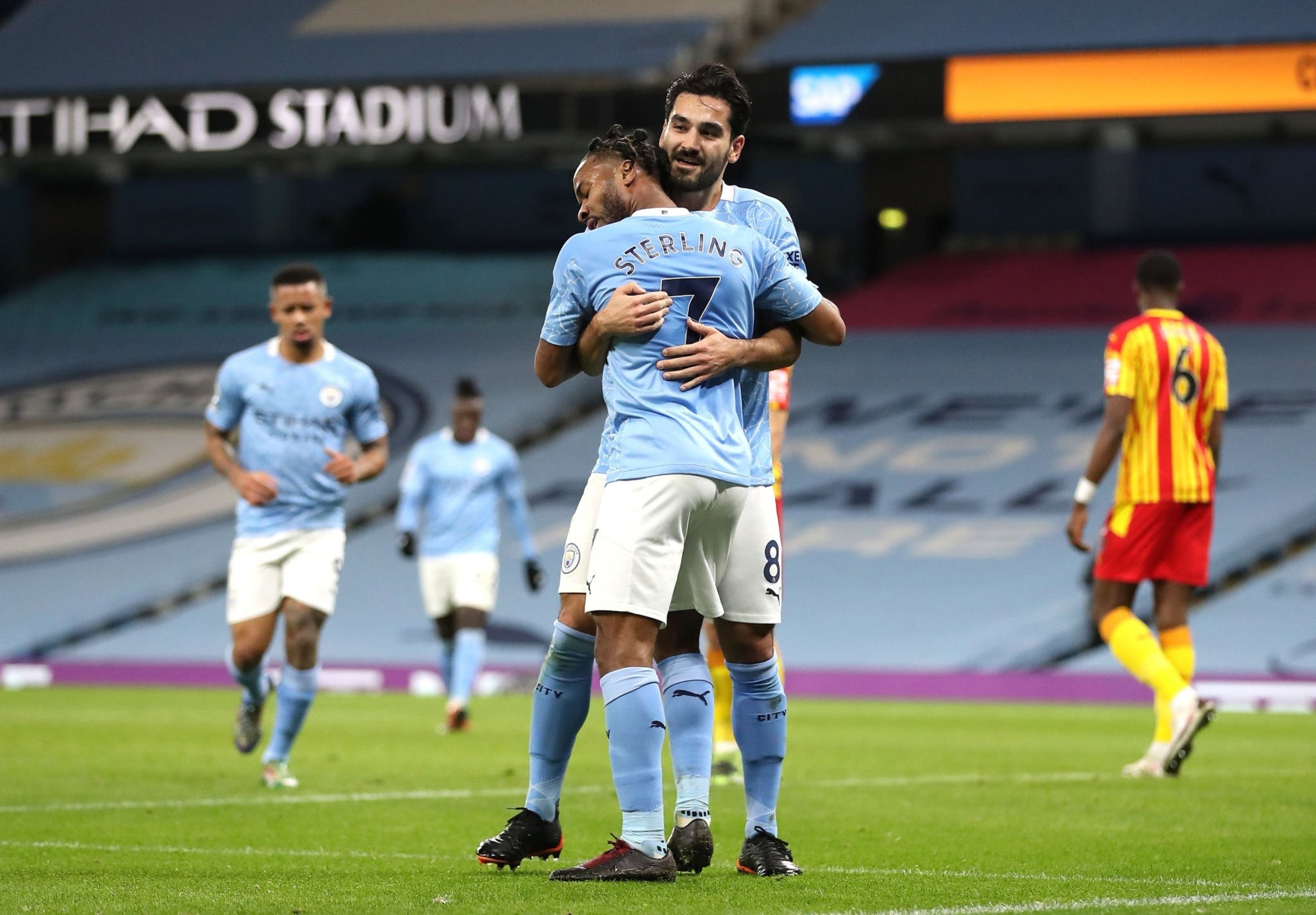 现总是吸引 现总是吸引